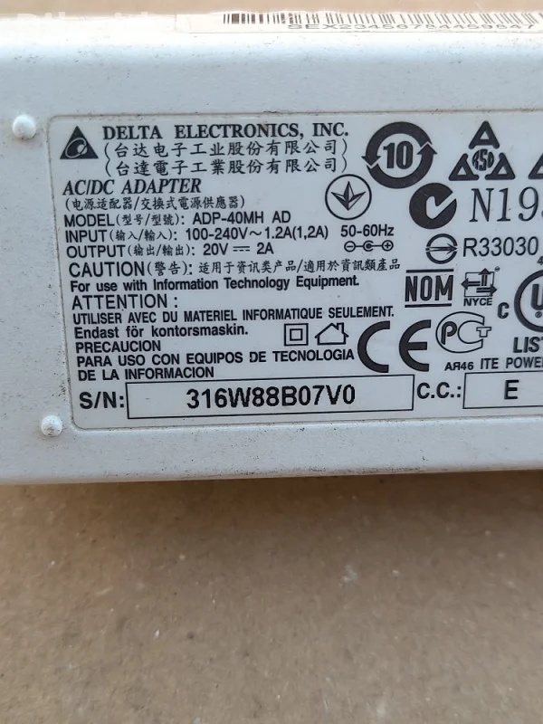 OGLAS ZA PRODAJU: ORIGINAL DELTA ADAPTER 20V DC / 2A (40W) PUNJAČ