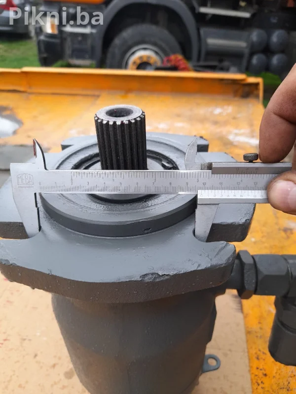 Hidromotor BREVINI hidro motor pumpa bager buldožer utovarivac