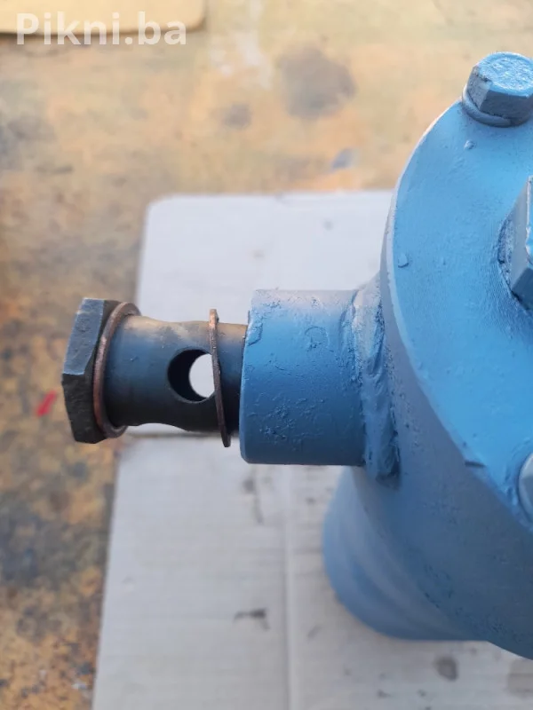Metalni hidraulicni filter 300x100mm bager utovarivac traktor