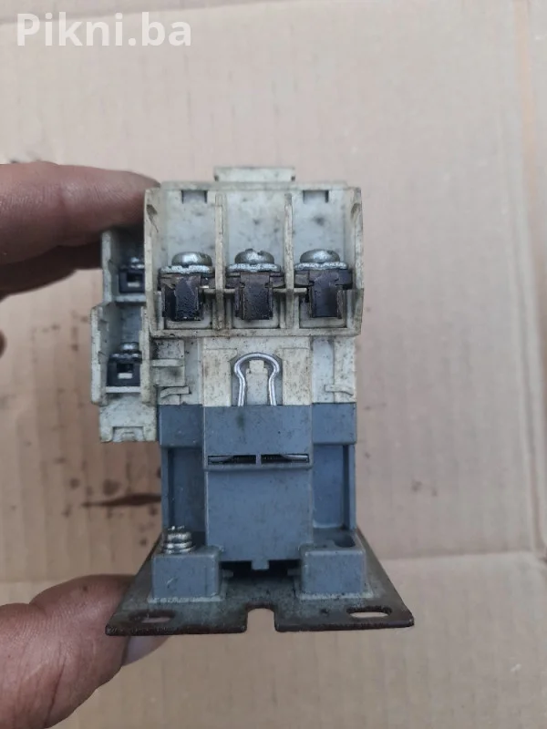 Kontaktor 26A 220v GMC D-32 sklopke prekidaci