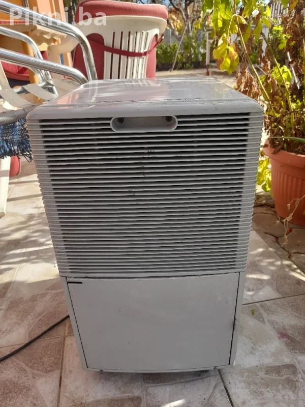 DeLonghi DS 105 Odvlaživač Zraka - Potrebno Punjenje Plina
