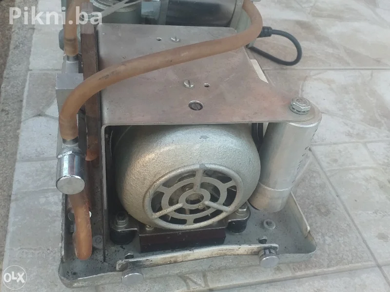 Ameda Rubi Royal Mod. 22 Prijenosna VAKUUM PUMPA / Kompresor 90w