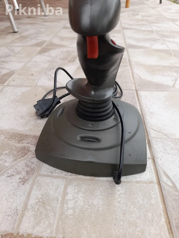 Džojstik Logitech kontroler gamepad