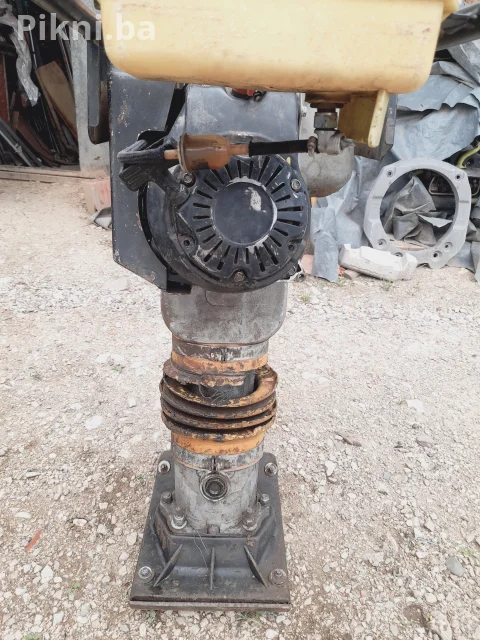 Vibracioni nabijač Ammann AVS 68 (2004) - Odličan motor Žaba skakavac vibro ploča 11