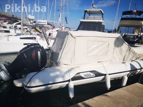 Gliser Maestral brodica /2x350ks /12 putnika/ 8,43m Hrvacka 6