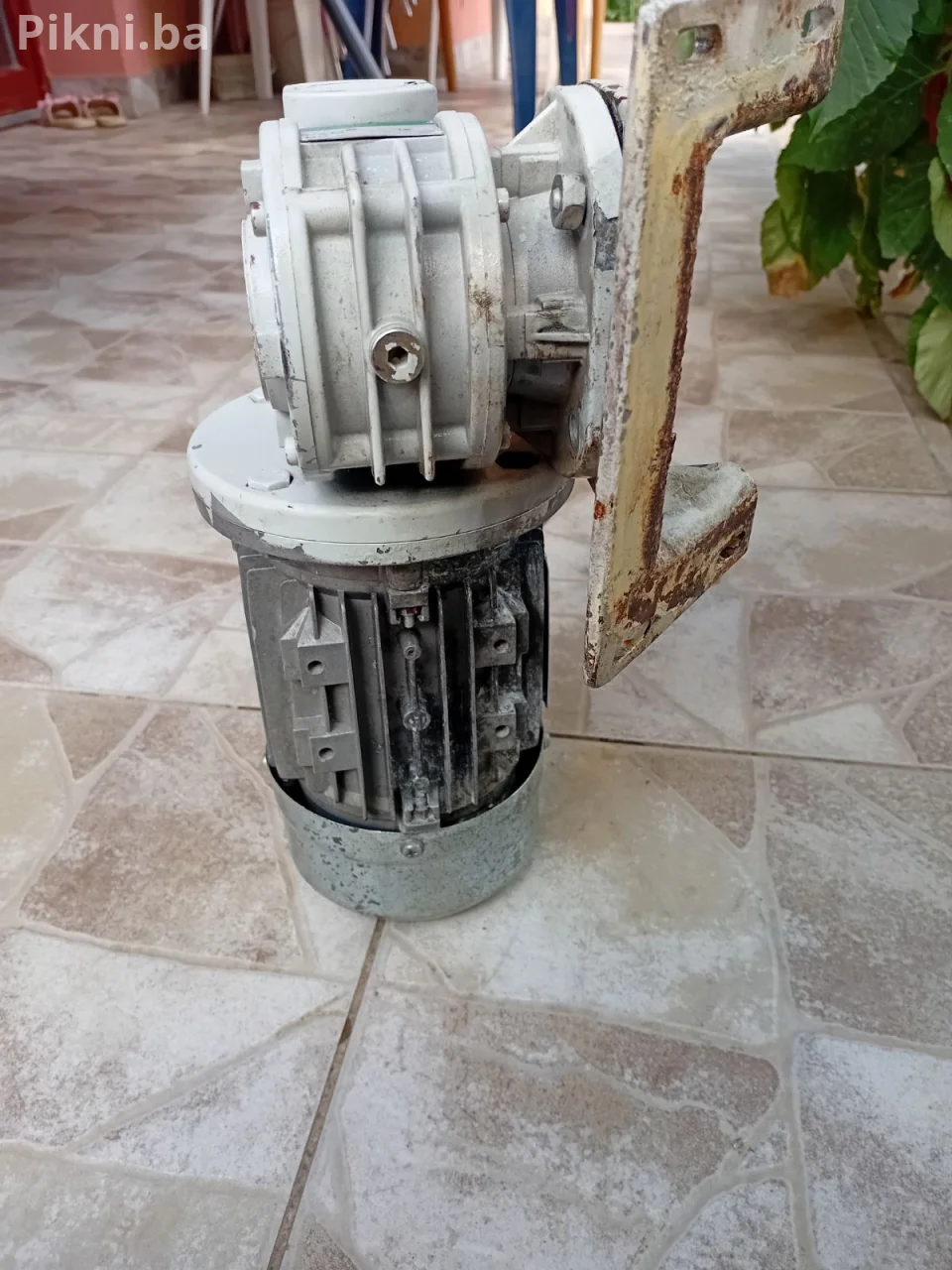 Elektromotor sa reduktorom (Chiaravalli) 018kw  38 obrta