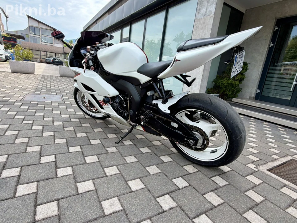 Honda cbr 1000rr 126kw vrhunsko stanje Zenica
