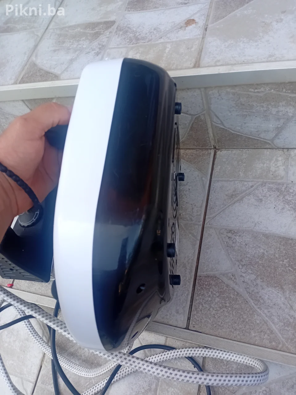 Prodaje se vrhunska profesionalna parna stanica (centrala za paru) King D'Home, model HG1901, snage 2100W.