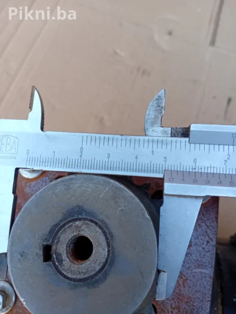 Elektromotor sa reduktorom Leroy Somer 0.37 kW (Odnos 30:1 - 50 o 9