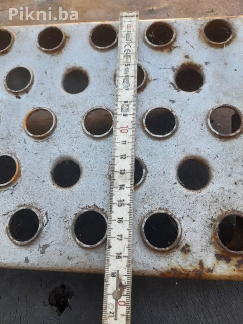 Metalno Gazište / Stepenica za Kamion (Radna Platforma) 45 KM 8