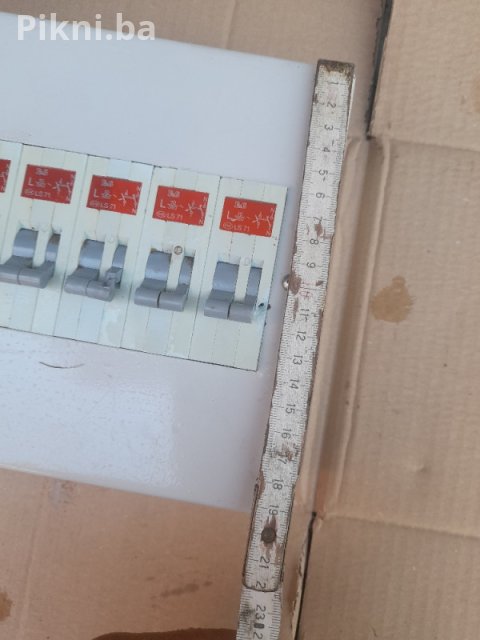 Prodajem: Razvodna ploča (Ormar) sa FID sklopkom i osiguračima 55 KM 6