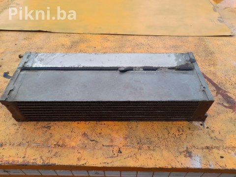 Hladnjak hidrauličnog ulja DEUTZ AKG (65x23x12 cm) / Kao nov 250 KM 2