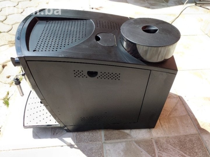 HITNA PRODAJA! Siemens EQ.5 / Vrhunski Automatski Aparat za Kafu