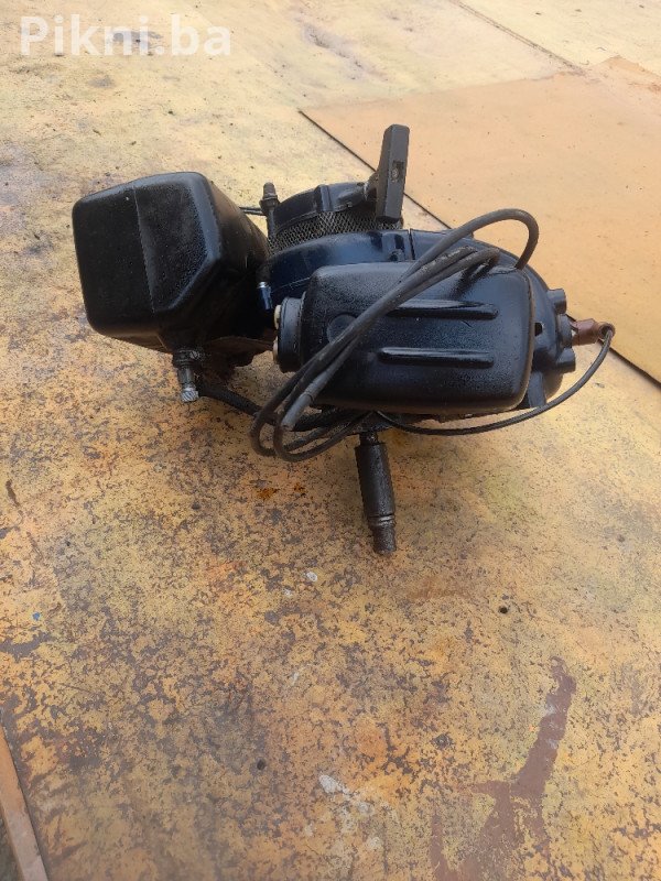Motor za kosacicu tomos umo6 kosilice kosacice 180 KM