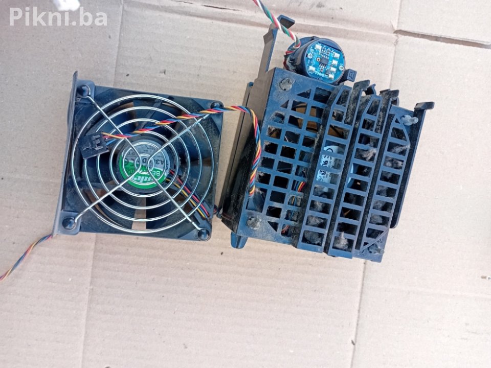 Ventilatori za Računarsko Kućište - 2 Komada (80x80mm) - ISPRAVNI 10 KM