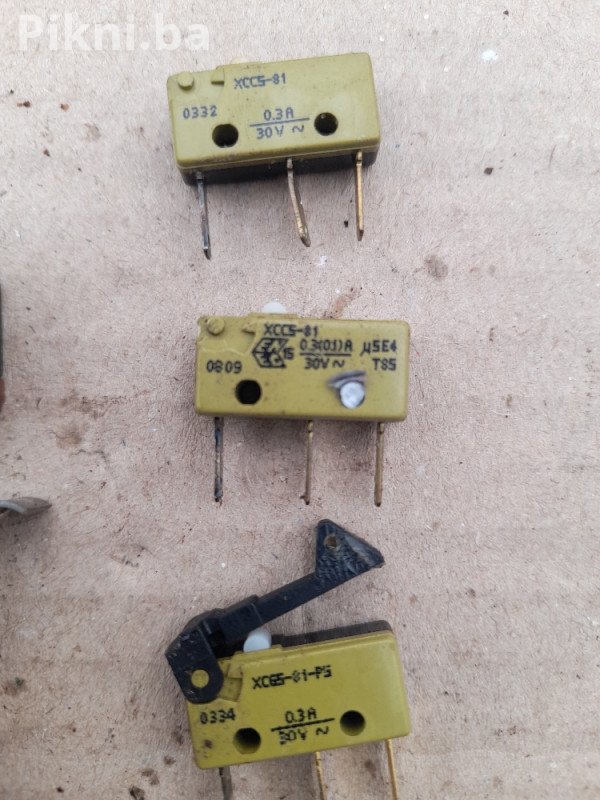 VELIKI SET: 14x Mikroprekidača (Micro Switches) - 6A/250V i 0.3A/ 5 KM